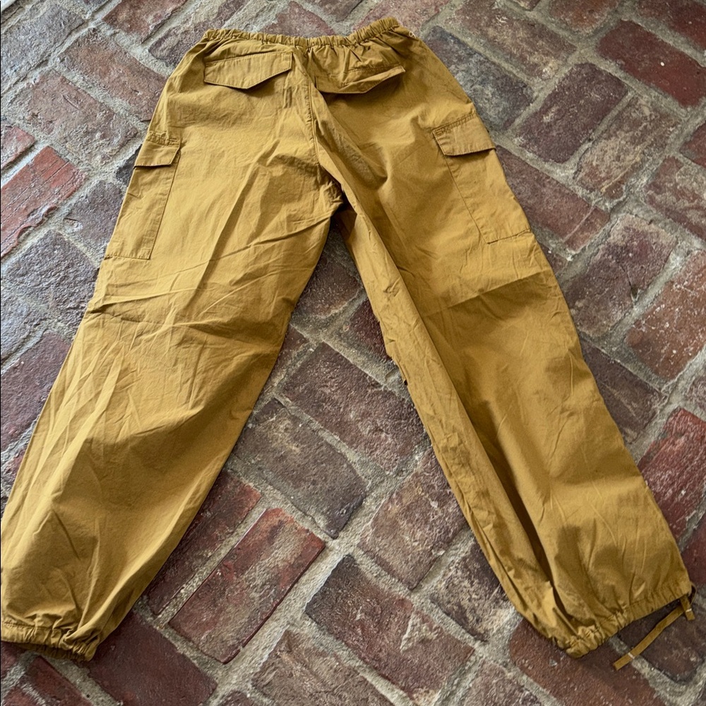 ⭐️NWOT Pilcro by Anthropologie Pull on Parachute Cargo Pants⭐️ - Picture 7 of 7